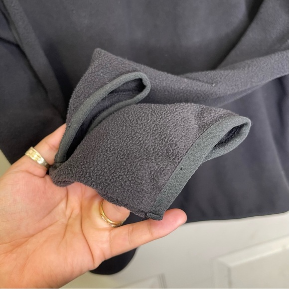 The North Face Circular Design Black Men’s Half Zip Pull Over Sz S - Picture 4 of 5